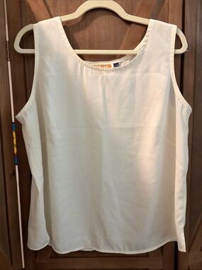 🇨🇦TILLEY SILK Women’s Sleeveless Scoop Neck Camisole in Off-White SIZE XL